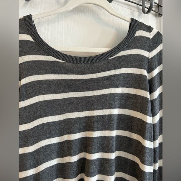 EXPRESS sweater‎ /split back women’s Medium striped - Picture 3 of 16